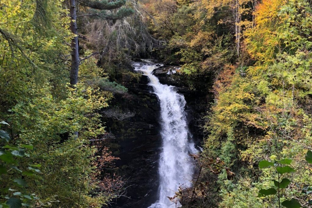 moness waterfall in autumn
